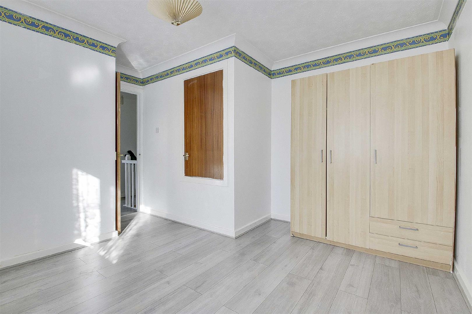Sullivan Crescent, Browns Wood, Milton Keynes
